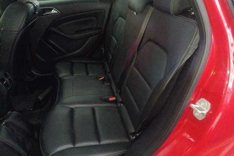 Used Mercedes-Benz B-Class 2015 B 200 Fashion Model Left Rear Seat
