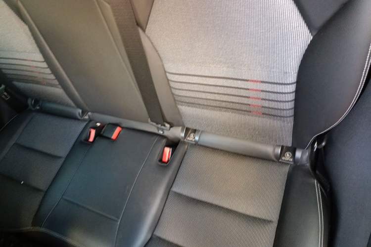 Used Mercedes-Benz B-Class 2015 B 200 Sport Edition Left Rear Seat
