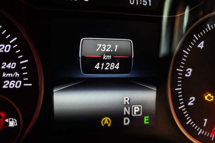Used Mercedes-Benz B-Class 2015 B 200 Luxury Model Odometer Close Up