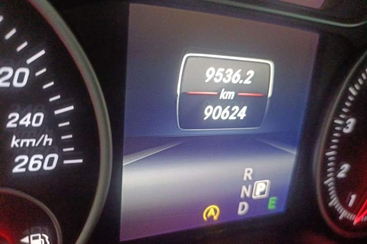 Used Mercedes-Benz B-Class 2015 B 200 Luxury Model Odometer Close Up