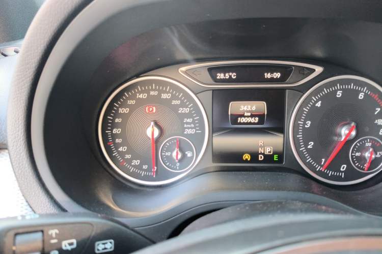 Used Mercedes-Benz B-Class 2015 B 200 Fashion Model Odometer Close Up