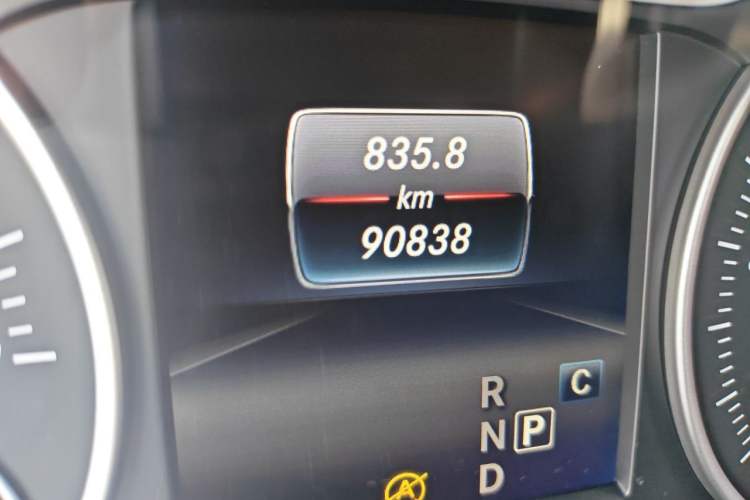 Used Mercedes-Benz B-Class 2015 B 200 Fashion Model Odometer Close Up