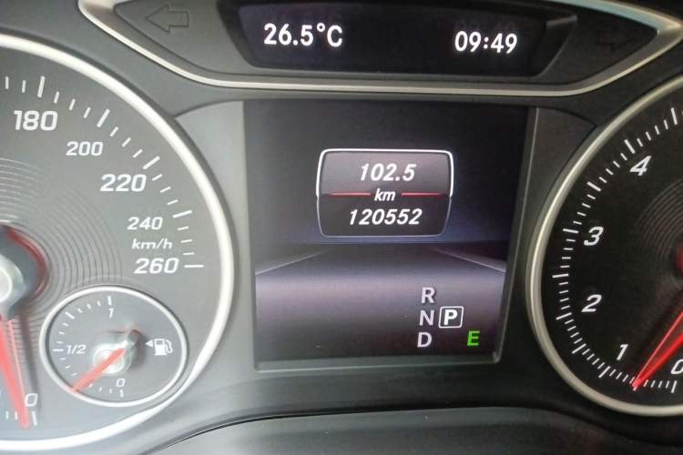 Used Mercedes-Benz B-Class 2015 B 200 Fashion Model Odometer Close Up