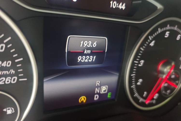 Used Mercedes-Benz B-Class 2015 B 200 Fashion Model Odometer Close Up
