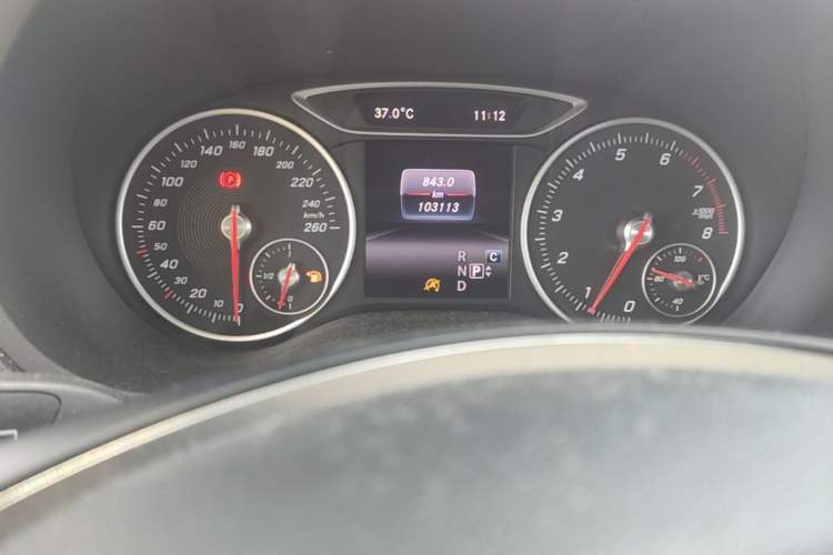 Used Mercedes-Benz B-Class 2015 B 200 Sport Edition Odometer Close Up