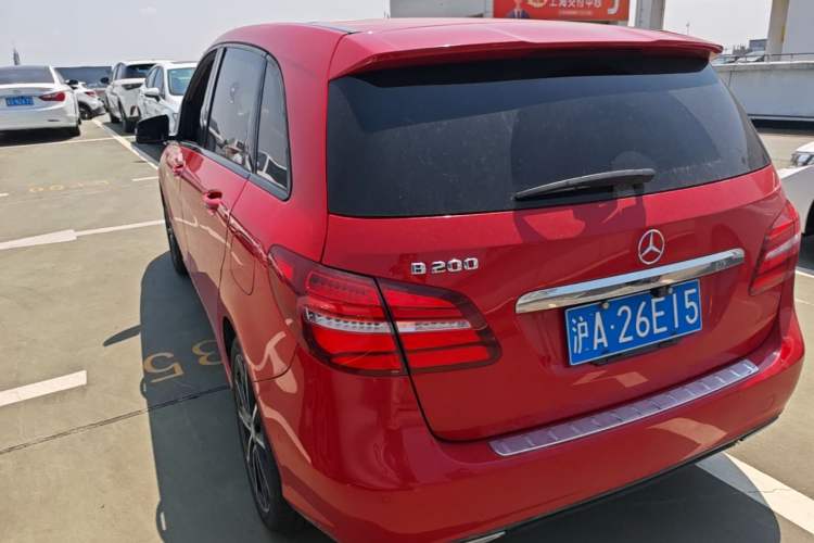 Used Mercedes-Benz B-Class 2015 B 200 Luxury Model Rear Left 45 Deg
