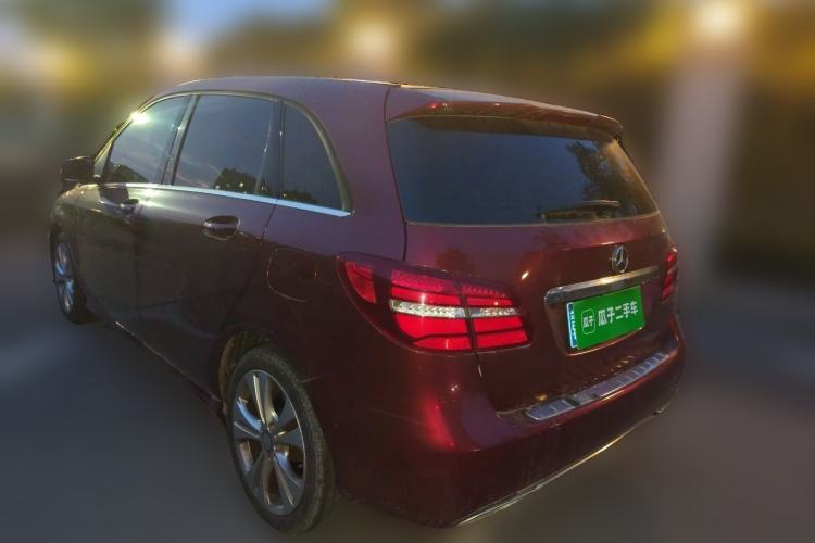 Used Mercedes-Benz B-Class 2015 B 200 Fashion Model Rear Left 45 Deg