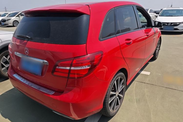 Used Mercedes-Benz B-Class 2015 B 200 Luxury Model Rear Right 45 Deg
