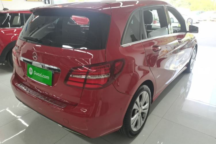 Used Mercedes-Benz B-Class 2015 B 200 Fashion Model Rear Right 45 Deg
