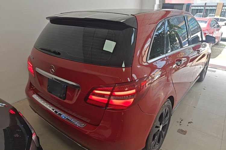 Used Mercedes-Benz B-Class 2015 B 200 Fashion Model Rear Right 45 Deg