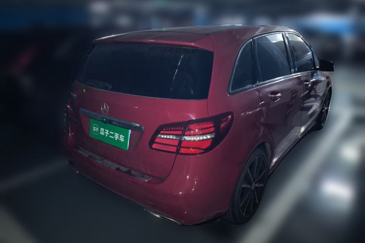 Used Mercedes-Benz B-Class 2015 B 200 Luxury Model Rear Right 45 Deg