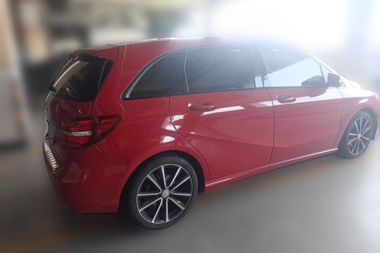 Used Mercedes-Benz B-Class 2015 B 200 Luxury Model Rear Right 45 Deg
