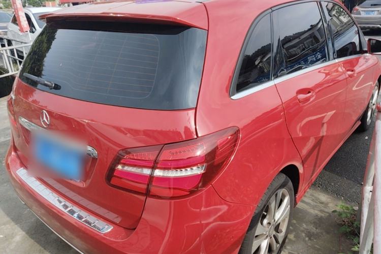 Used Mercedes-Benz B-Class 2015 B 200 Fashion Model Rear Right 45 Deg