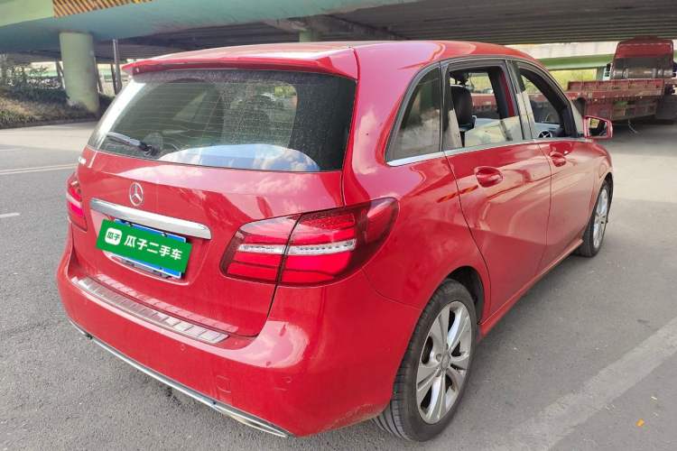 Used Mercedes-Benz B-Class 2015 B 200 Fashion Model Rear Right 45 Deg