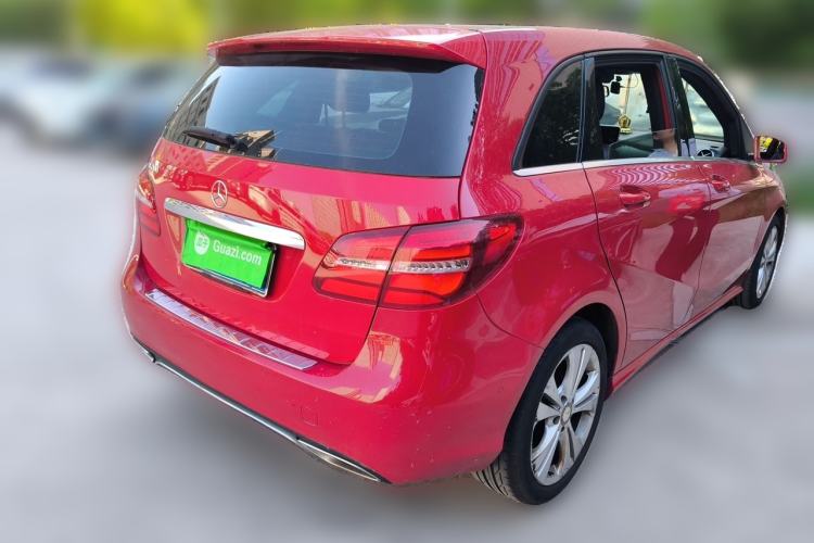 Used Mercedes-Benz B-Class 2015 B 200 Fashion Model Rear Right 45 Deg