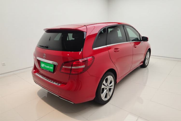 Used Mercedes-Benz B-Class 2015 B 200 Fashion Model Rear Right 45 Deg