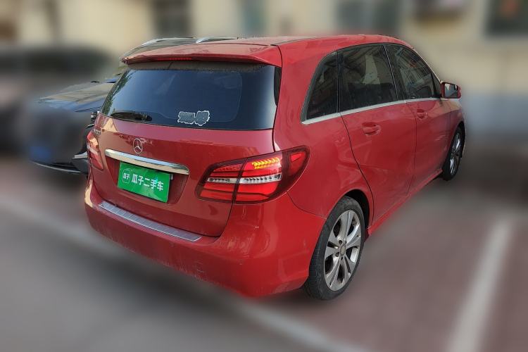 Used Mercedes-Benz B-Class 2015 B 200 Fashion Model Rear Right 45 Deg