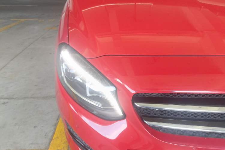 Used Mercedes-Benz B-Class 2015 B 200 Luxury Model Right Front Headlight