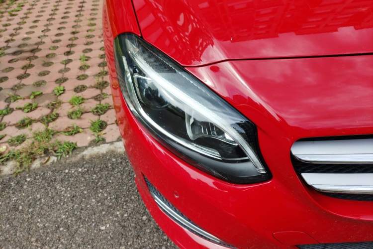 Used Mercedes-Benz B-Class 2015 B 200 Fashion Model Right Front Headlight