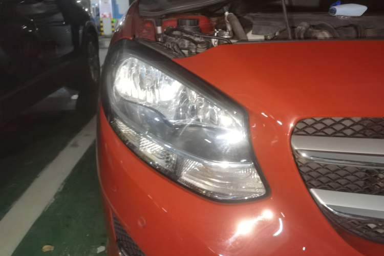 Used Mercedes-Benz B-Class 2015 B 200 Sport Edition Right Front Headlight
