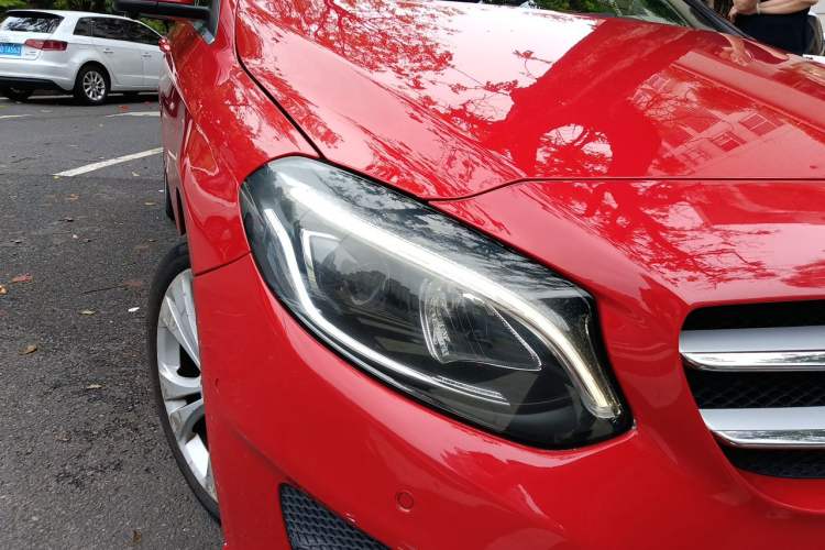 Used Mercedes-Benz B-Class 2015 B 200 Fashion Model Right Front Headlight