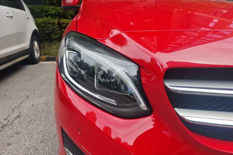 Used Mercedes-Benz B-Class 2015 B 200 Fashion Model Right Front Headlight