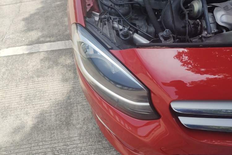 Used Mercedes-Benz B-Class 2015 B 200 Sport Edition Right Front Headlight