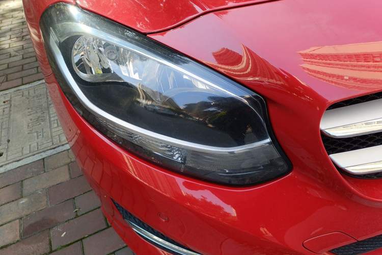 Used Mercedes-Benz B-Class 2015 B 200 Sport Edition Right Front Headlight