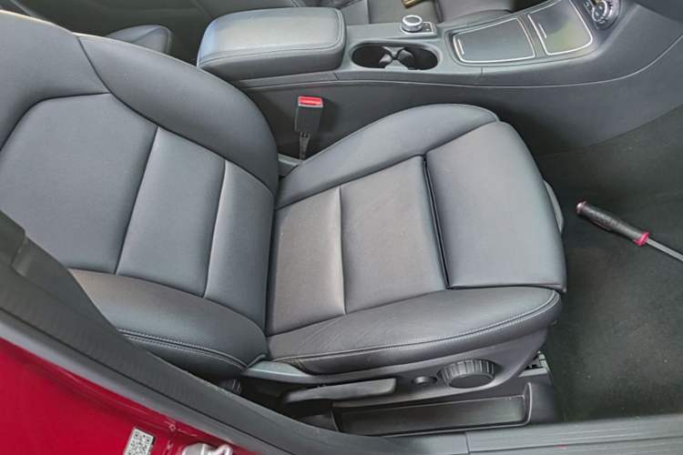 Used Mercedes-Benz B-Class 2015 B 200 Fashion Model Right Front Seat