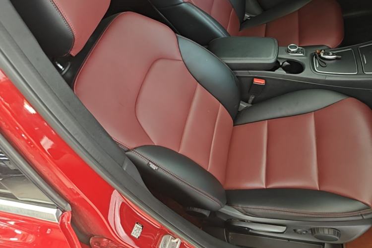 Used Mercedes-Benz B-Class 2015 B 200 Fashion Model Right Front Seat