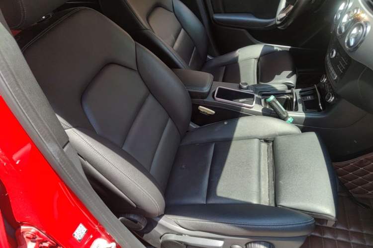 Used Mercedes-Benz B-Class 2015 B 200 Fashion Model Right Front Seat
