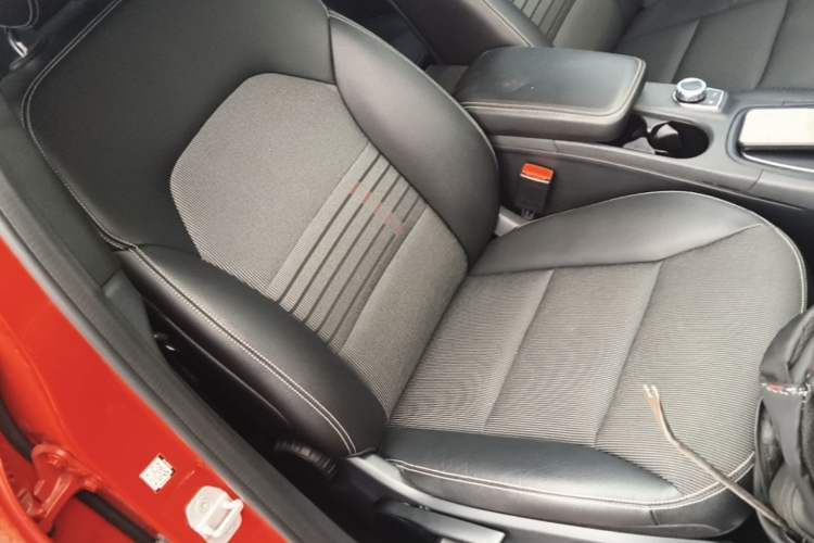 Used Mercedes-Benz B-Class 2015 B 200 Sport Edition Right Front Seat