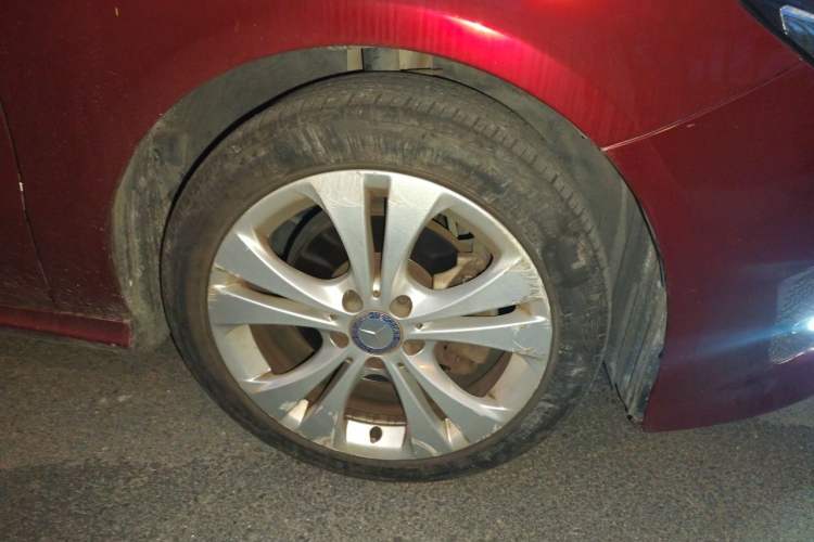 Used Mercedes-Benz B-Class 2015 B 200 Fashion Model Right Front Wheel Hub