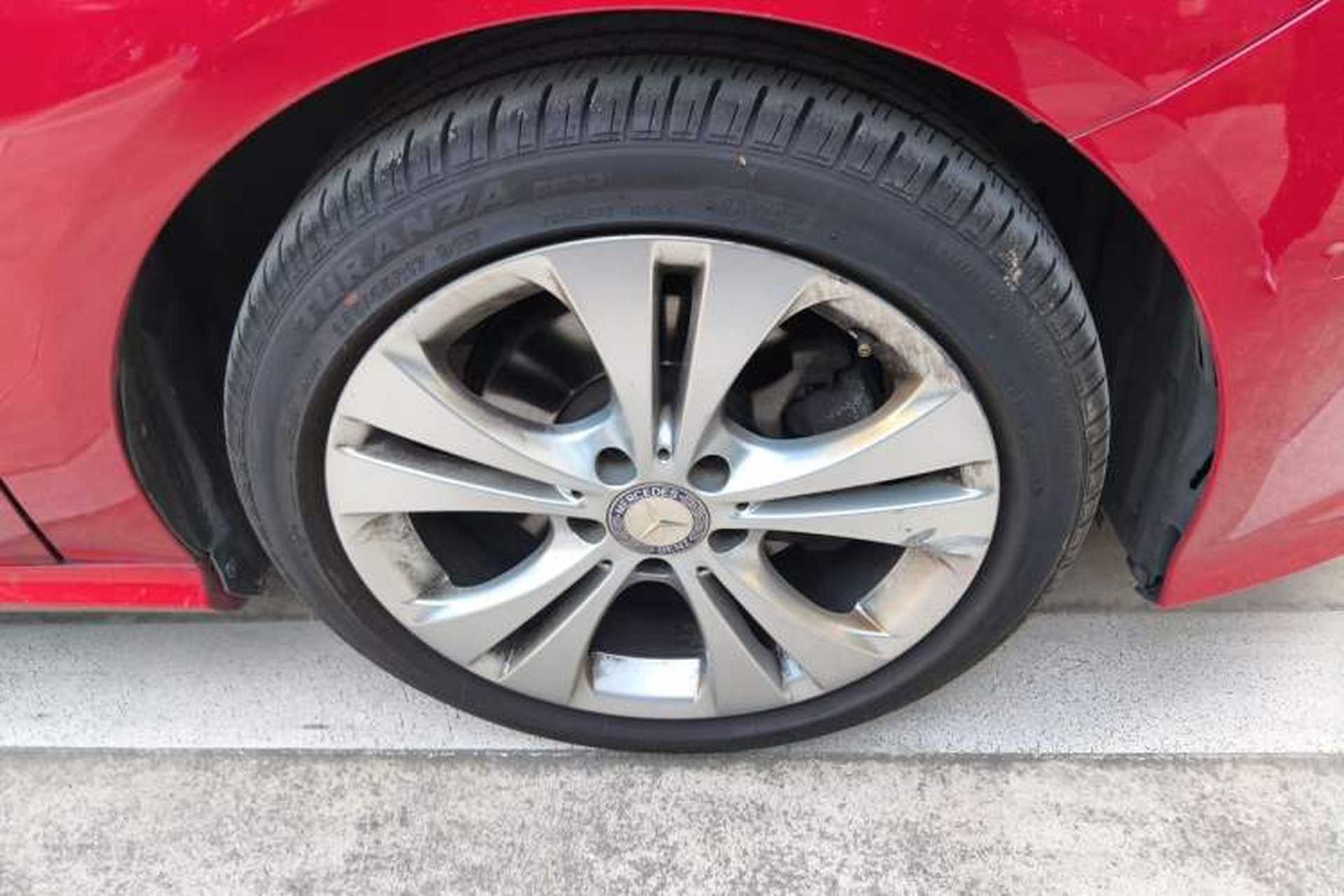 Used Mercedes-Benz B-Class 2015 B 200 Fashion Model Right Front Wheel Hub