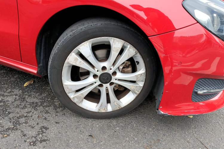 Used Mercedes-Benz B-Class 2015 B 200 Fashion Model Right Front Wheel Hub