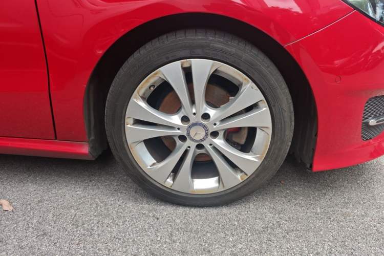 Used Mercedes-Benz B-Class 2015 B 200 Fashion Model Right Front Wheel Hub