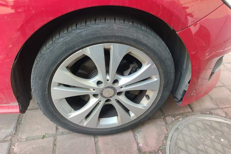 Used Mercedes-Benz B-Class 2015 B 200 Fashion Model Right Front Wheel Hub