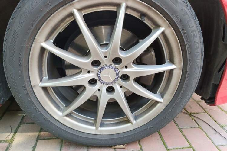 Used Mercedes-Benz B-Class 2015 B 200 Sport Edition Right Front Wheel Hub