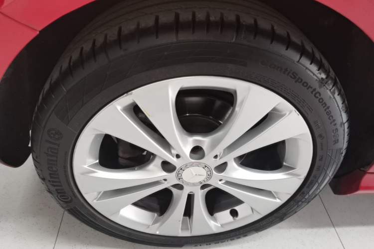 Used Mercedes-Benz B-Class 2015 B 200 Fashion Model Right Rear Wheel Hub