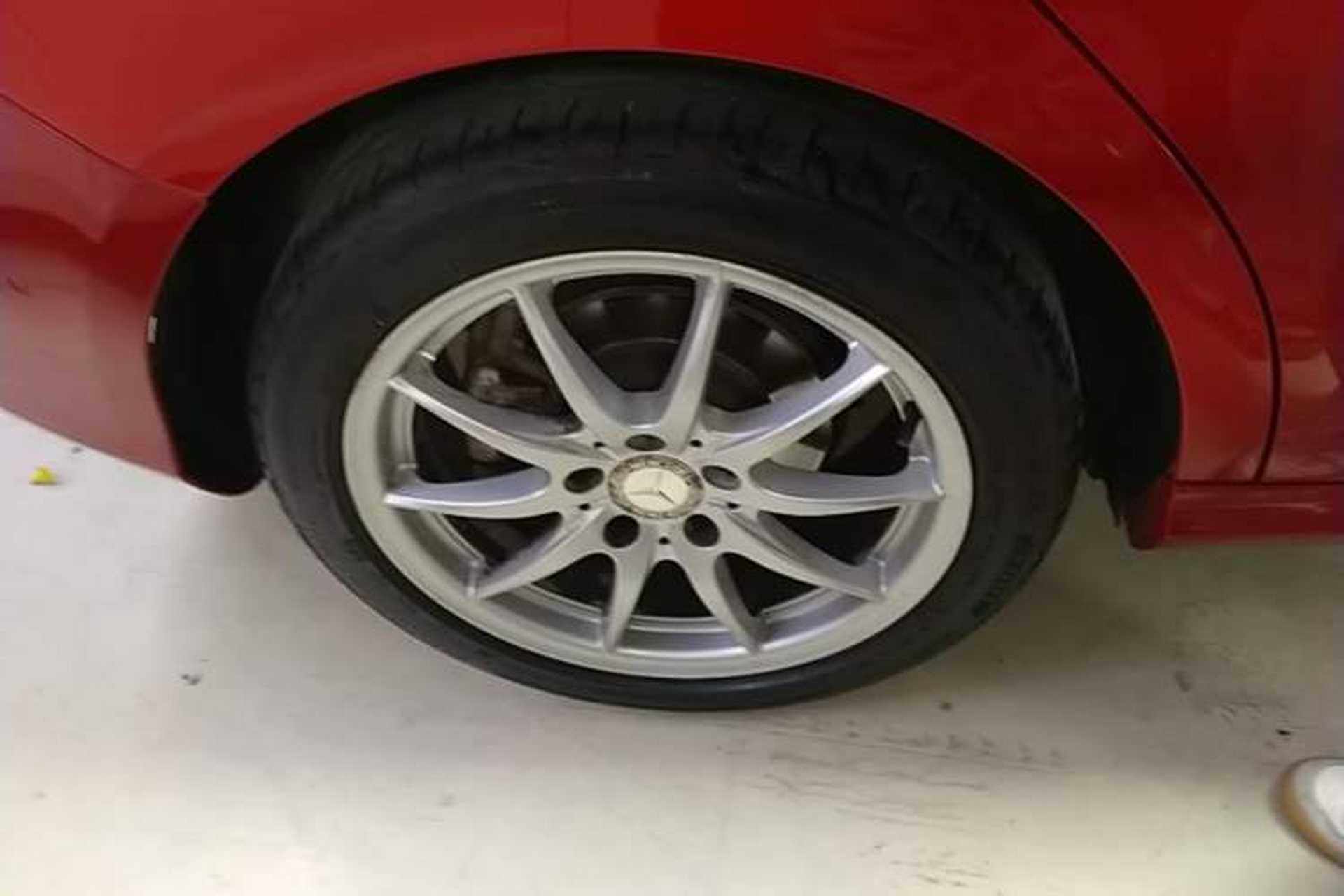Used Mercedes-Benz B-Class 2015 B 200 Sport Edition Right Rear Wheel Hub