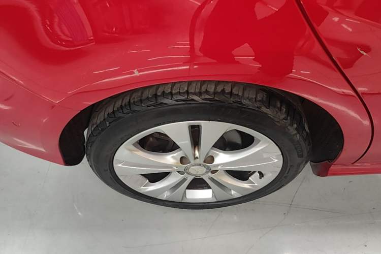 Used Mercedes-Benz B-Class 2015 B 200 Sport Edition Right Rear Wheel Hub