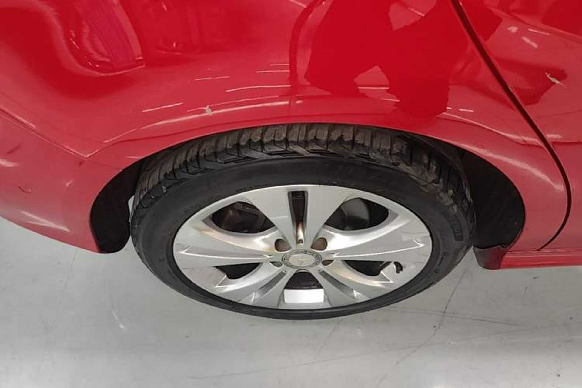 Used Mercedes-Benz B-Class 2015 B 200 Sport Edition Right Rear Wheel Hub