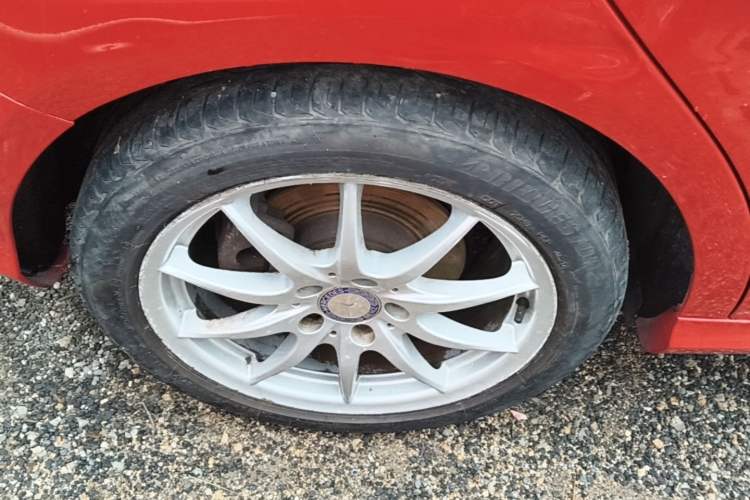Used Mercedes-Benz B-Class 2015 B 200 Sport Edition Right Rear Wheel Hub