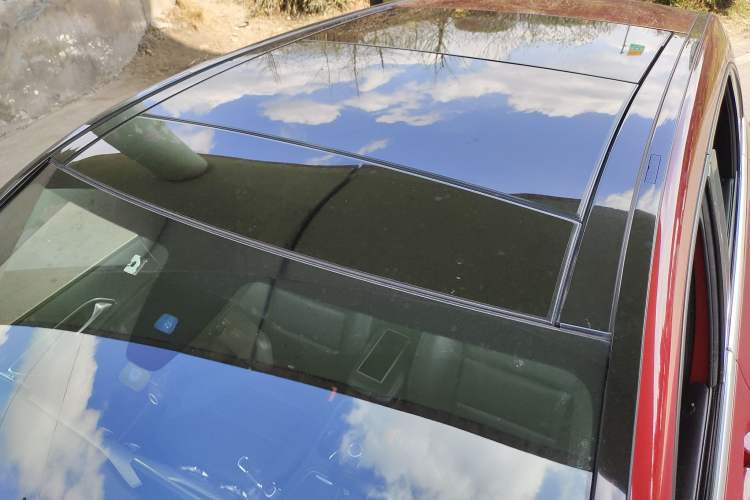Used Mercedes-Benz B-Class 2015 B 200 Fashion Model Roof