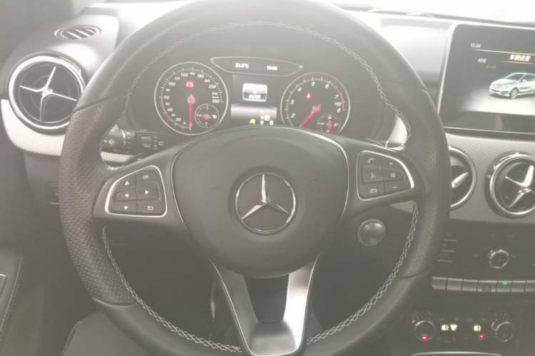 Used Mercedes-Benz B-Class 2015 B 200 Fashion Model Steering Wheel