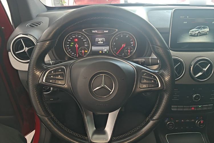 Used Mercedes-Benz B-Class 2015 B 200 Fashion Model Steering Wheel