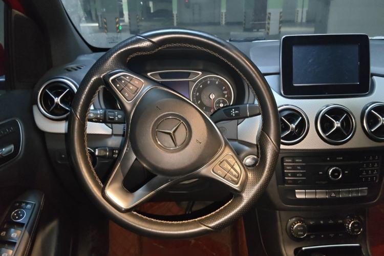 Used Mercedes-Benz B-Class 2015 B 200 Fashion Model Steering Wheel