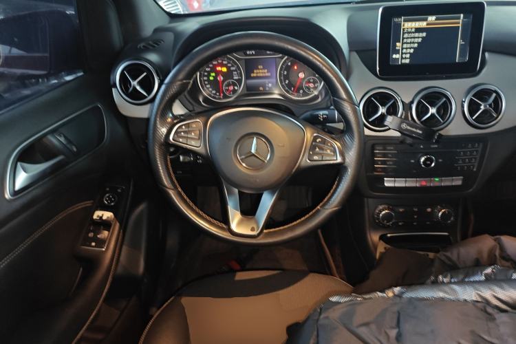 Used Mercedes-Benz B-Class 2015 B 200 Sport Edition Steering Wheel