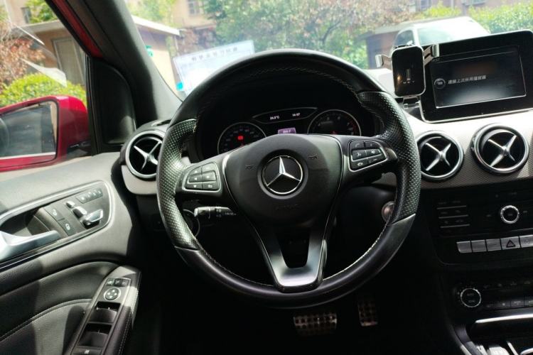 Used Mercedes-Benz B-Class 2015 B 200 Fashion Model Steering Wheel