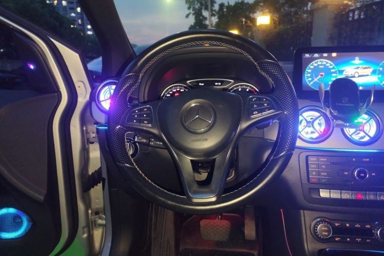 Used Mercedes-Benz B-Class 2015 B 200 Fashion Model Steering Wheel